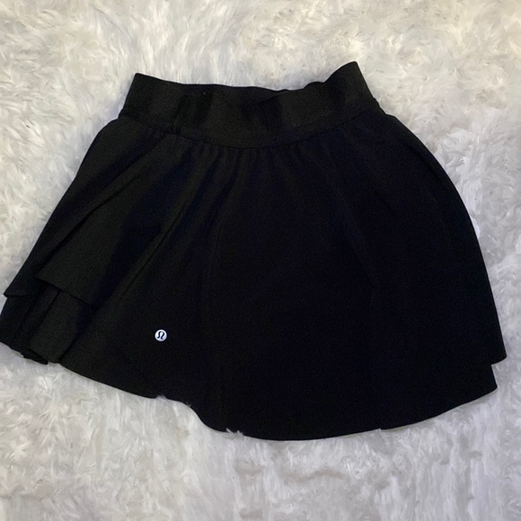 lululemon athletica Dresses & Skirts - Lululemon Black Court Rival Skirt